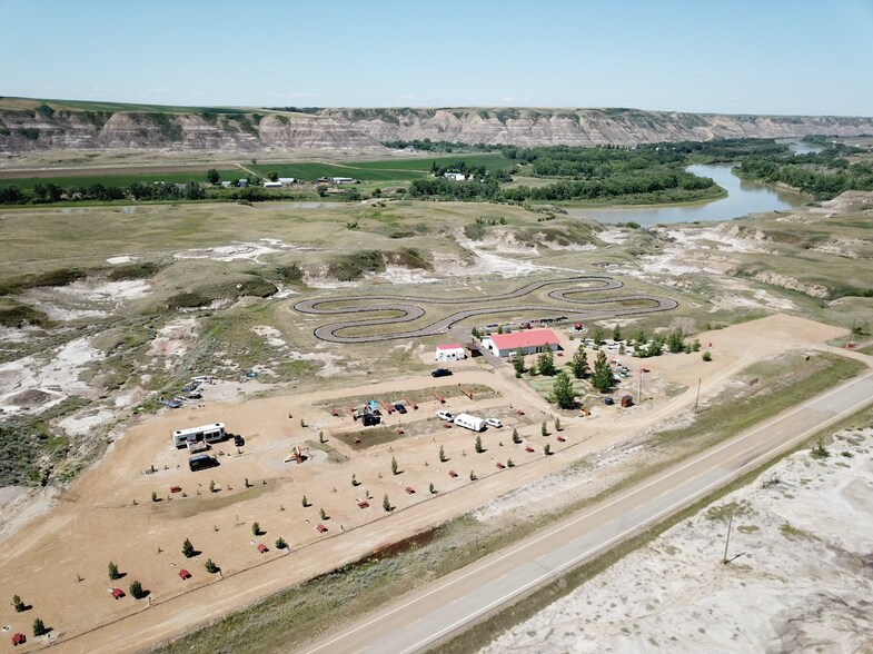 838 N Dinosaur Trl, Drumheller, AB for sale - Building Photo - Image 1 of 1