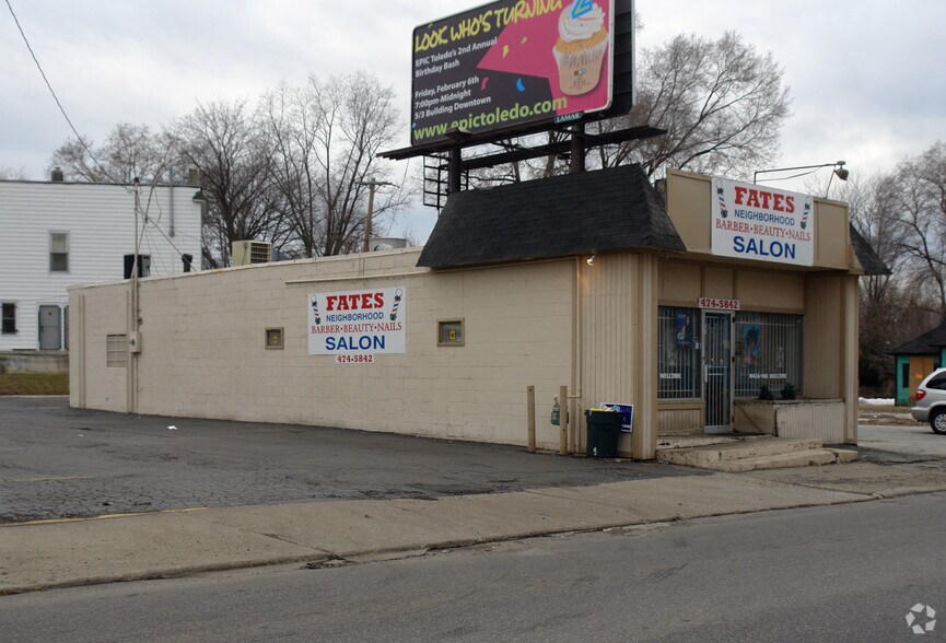 3433 Monroe St, Toledo, OH à vendre - Photo du bâtiment - Image 2 de 3