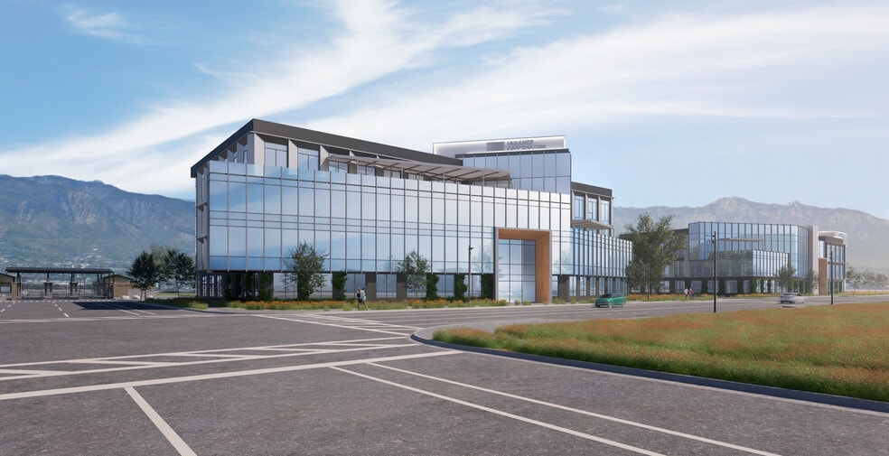 651 N Falcon Hill Dr, Clearfield, UT for lease - Primary Photo - Image 1 of 3