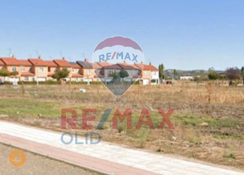 Calle Río Guadiana, 6, Aldeamayor de San Martín, Valladolid for sale - Building Photo - Image 1 of 12