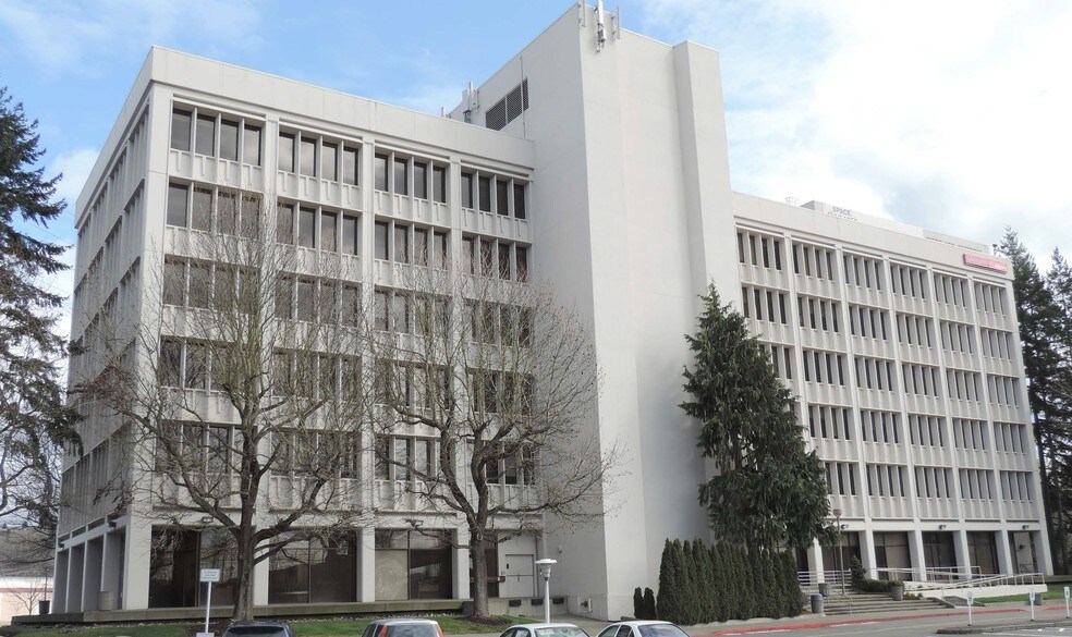 15 S Grady Way, Renton, WA à louer - Photo du bâtiment - Image 1 de 1