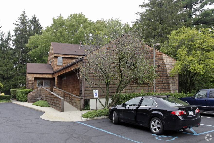 57 N Middletown Rd, Nanuet, NY for lease - Building Photo - Image 2 of 17