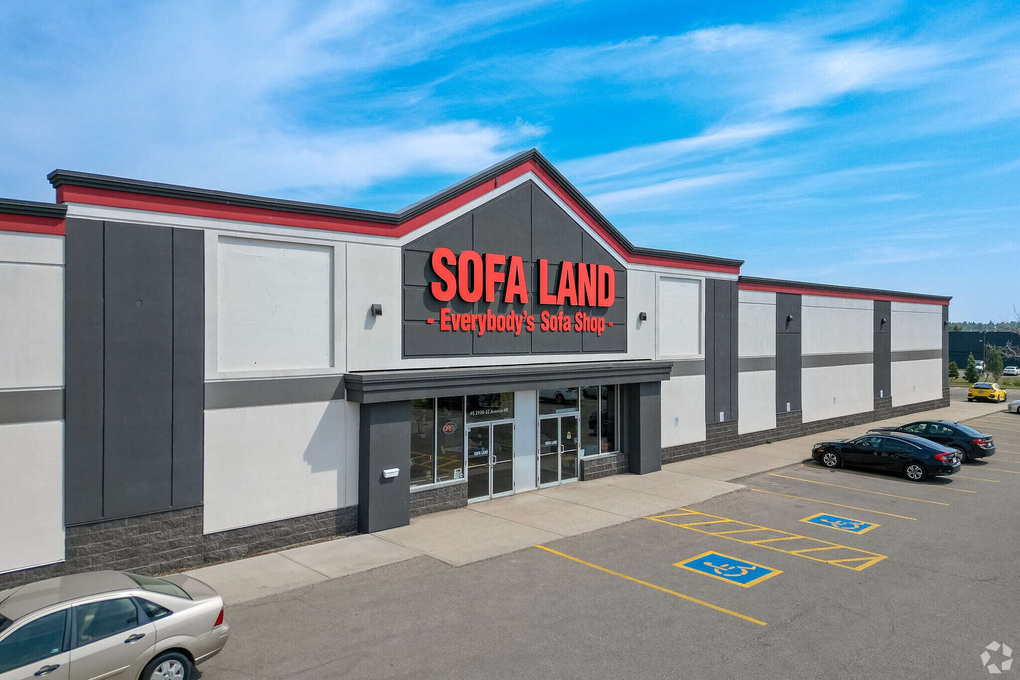 2930 32nd Ave, Calgary, AB for sale Primary Photo- Image 1 of 1