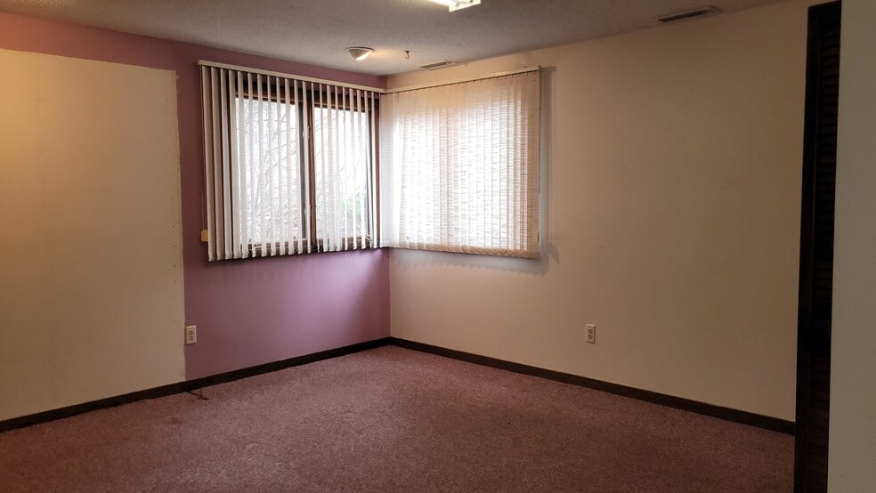 365 Storrs Rd, Mansfield Center, CT for sale - Building Photo - Image 2 of 20