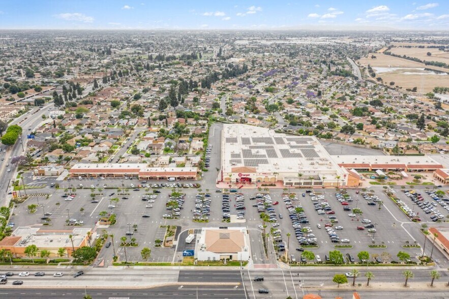 8600-8800 Whittier Blvd, Pico Rivera, CA à louer - Photo du bâtiment - Image 2 de 8