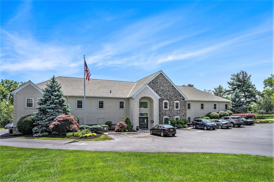3238 W Germantown Pike, Eagleville, PA à louer - Photo du bâtiment - Image 2 de 16