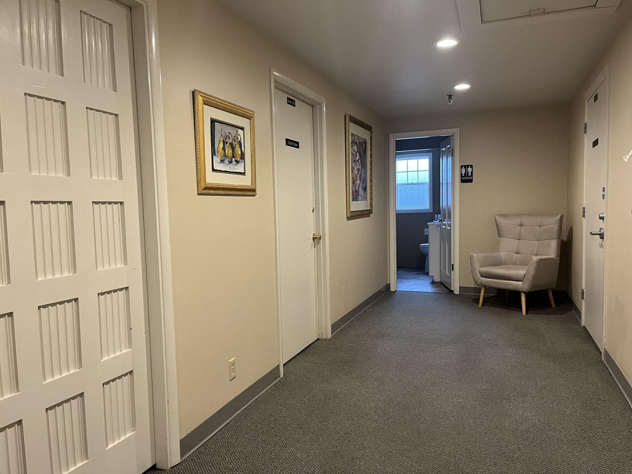 480 SW 2nd St, Lake Oswego, OR for lease Interior Photo- Image 1 of 3