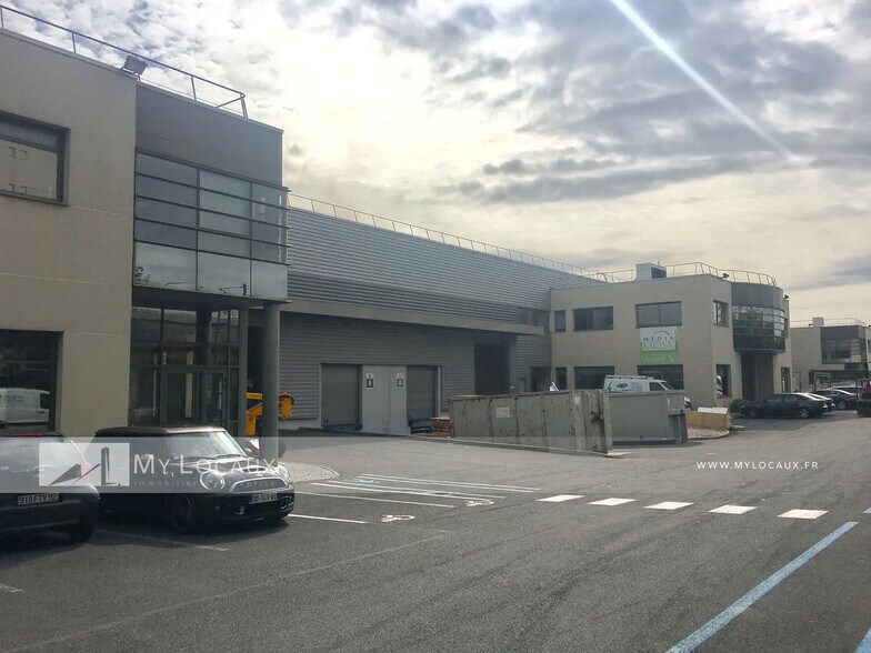 Industrial in Gennevilliers for lease - Building Photo - Image 1 of 5