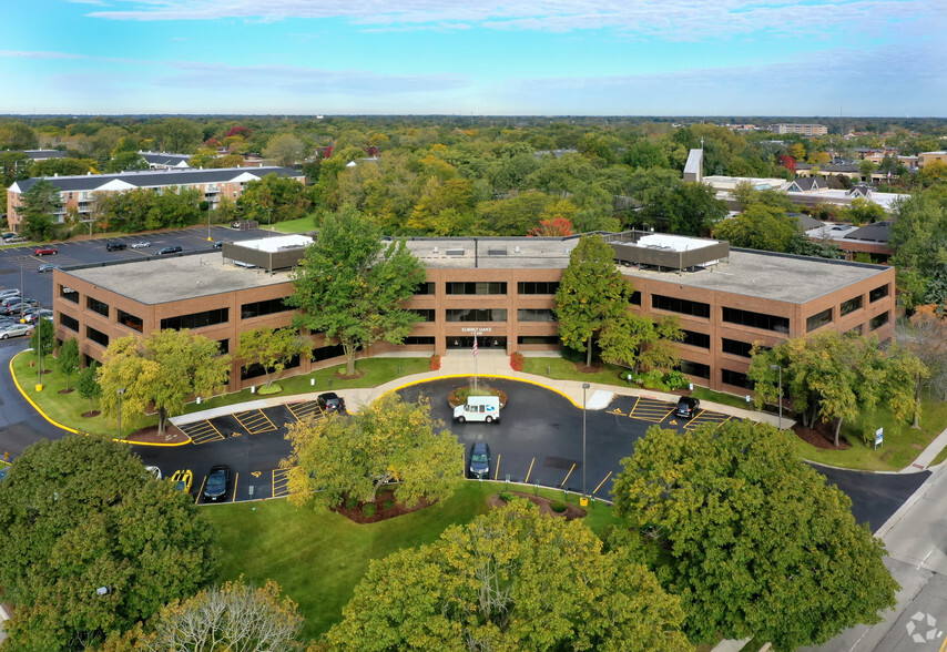 1 S 450 Summit Ave, Oakbrook Terrace, IL for lease - Building Photo - Image 1 of 14