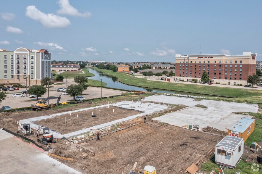 2670 Lake Vista Dr, Lewisville, TX à louer - Photo principale - Image 3 de 3