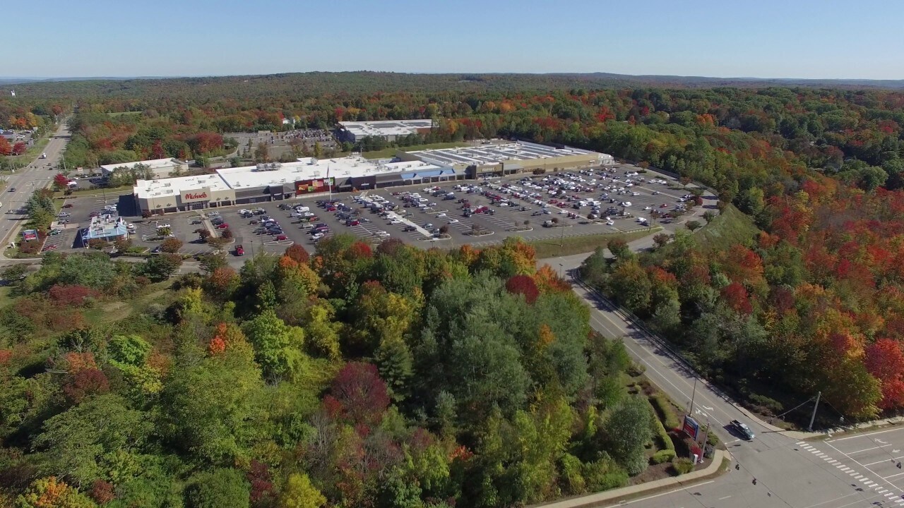 970-990 Torringford St, Torrington, CT à louer Photo du bâtiment- Image 1 de 8