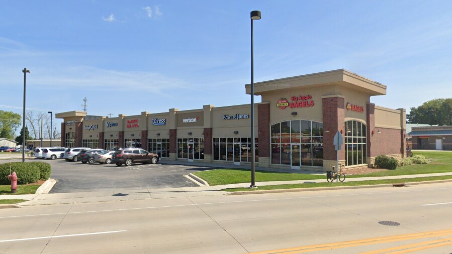 2619-2633 Calumet Dr, Sheboygan, WI à louer - Photo du bâtiment - Image 2 de 3