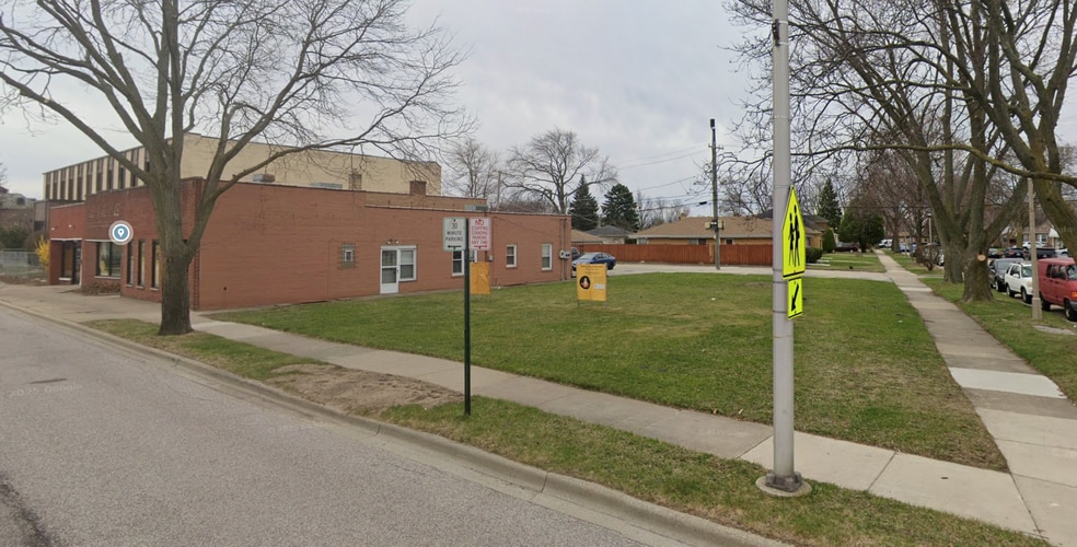 7848 Lincoln Ave, Skokie, IL for sale - Building Photo - Image 3 of 9