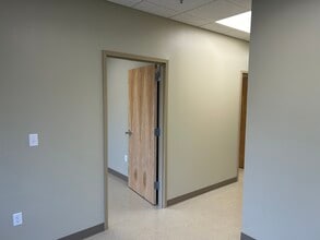 6451 Ladd Ave, Louisville, KY à vendre Photo intérieure- Image 2 de 4