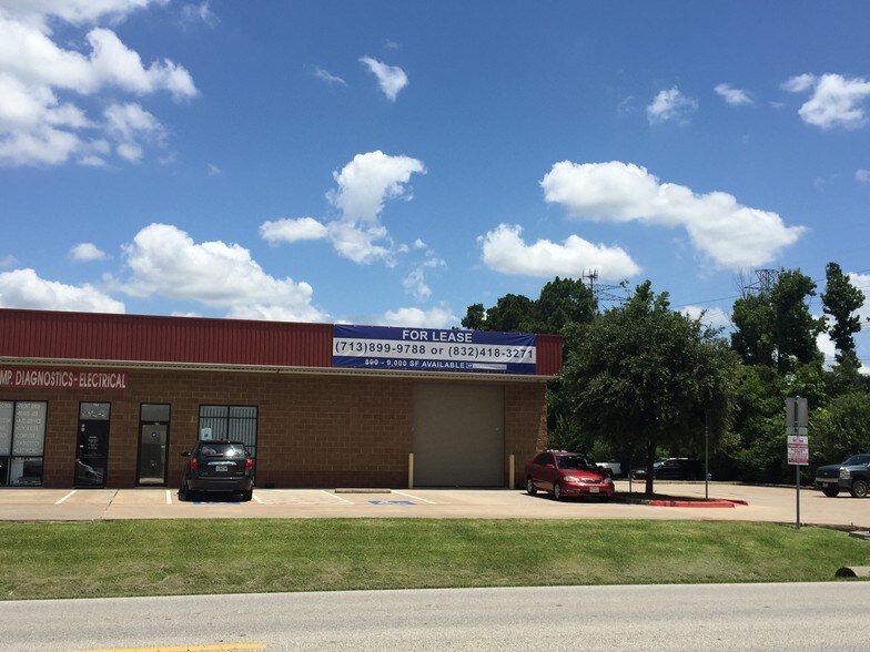 10541 FM 1960 Rd W, Houston, TX à vendre - Photo du bâtiment - Image 2 de 25