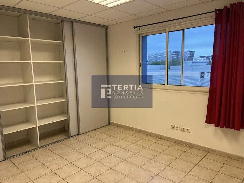 Office in Montpellier for lease - Building Photo - Image 2 of 5