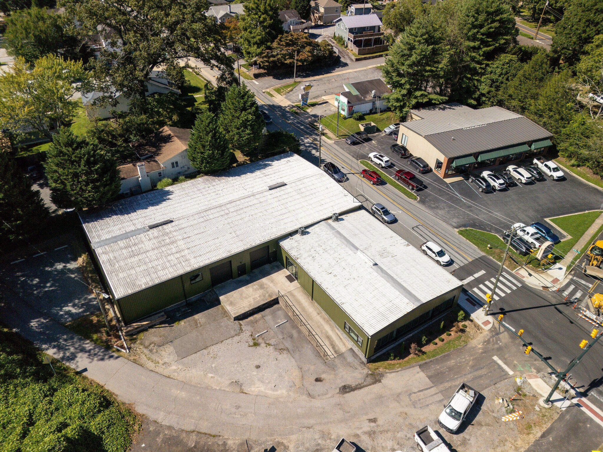 512 Kanuga Rd, Hendersonville, NC for lease Building Photo- Image 1 of 33