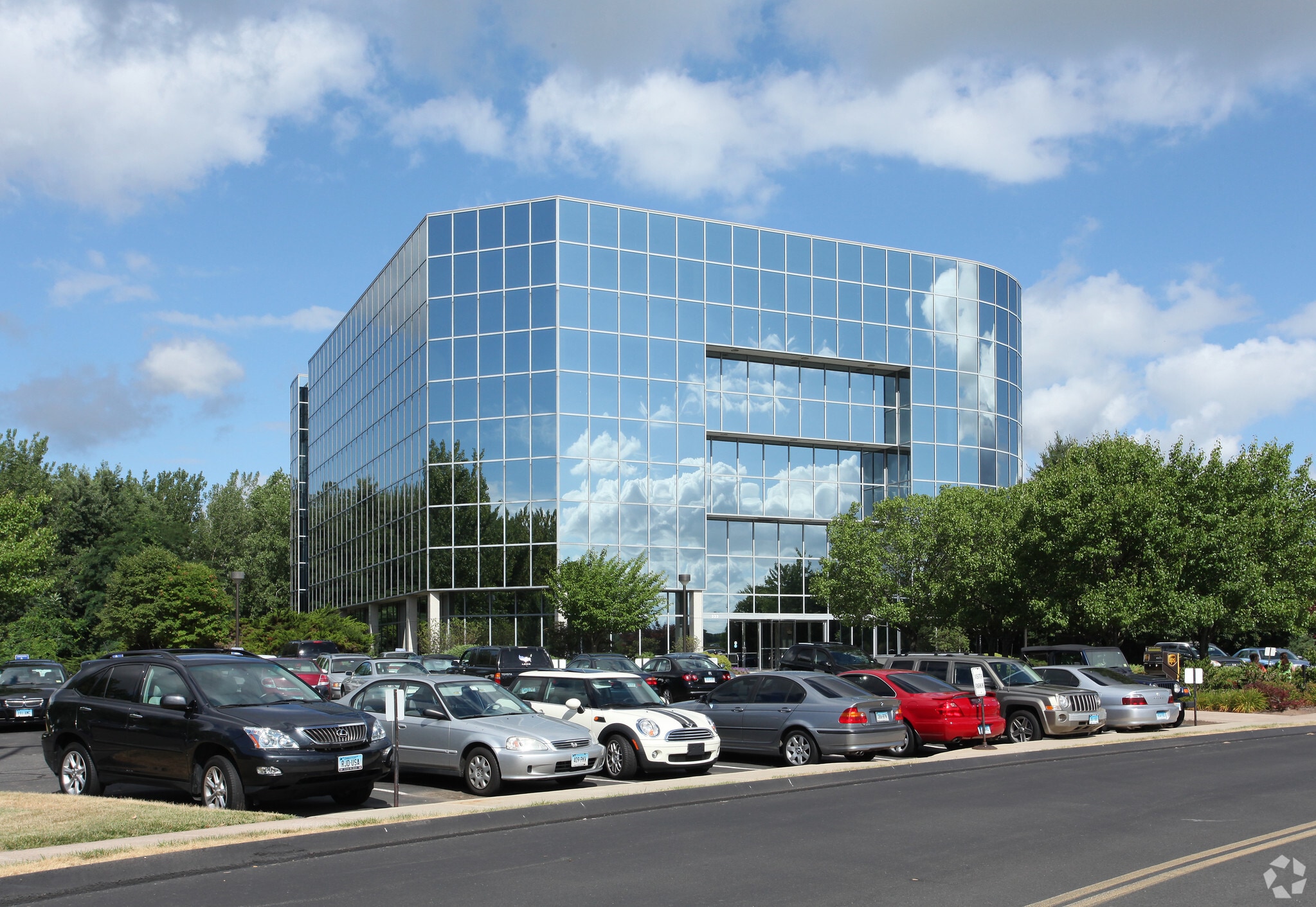 333 E River Dr, East Hartford, CT for lease Primary Photo- Image 1 of 7