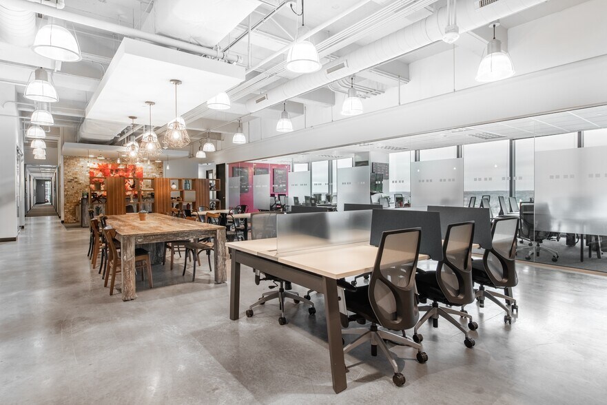 4242 Six Forks Rd, Raleigh, NC à louer - Photo intérieure - Image 2 de 14