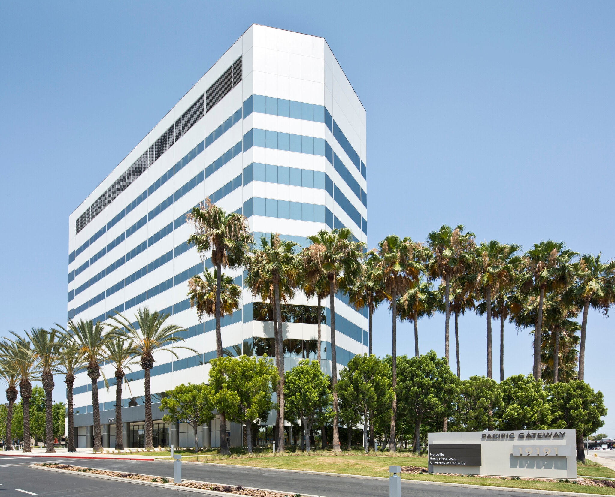 19191 S Vermont Ave, Torrance, CA for lease Building Photo- Image 1 of 21