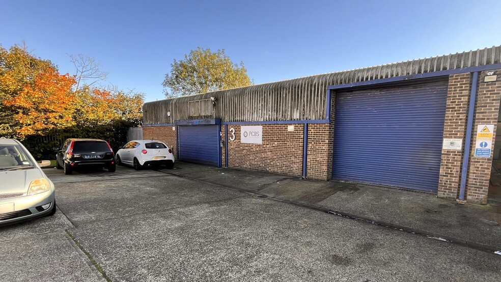 3-5 Hemmells, Basildon for lease - Building Photo - Image 1 of 1