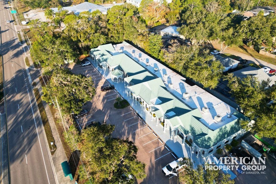 7257-7265 Bee Ridge Rd, Sarasota, FL à louer - Photo du bâtiment - Image 3 de 6