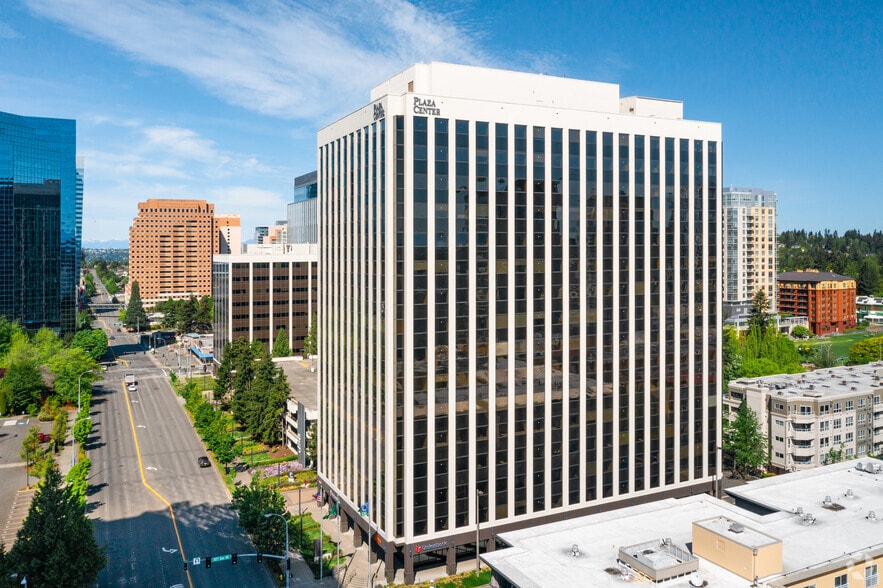10900 NE 8th St, Bellevue, WA for lease - Building Photo - Image 1 of 4