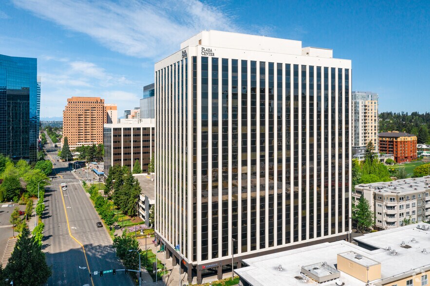 10900 NE 8th St, Bellevue, WA for lease - Primary Photo - Image 1 of 10