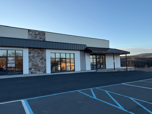 1325 Highway 315 Blvd, Wilkes Barre, PA à louer Photo intérieure- Image 1 de 9