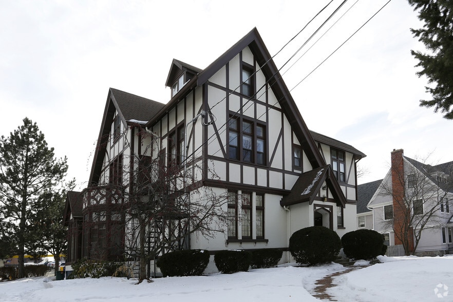 432 Fountain St NE, Grand Rapids, MI for sale - Primary Photo - Image 1 of 2