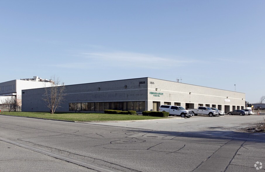 2525 Tedlo St, Mississauga, ON à louer - Photo du bâtiment - Image 3 de 7