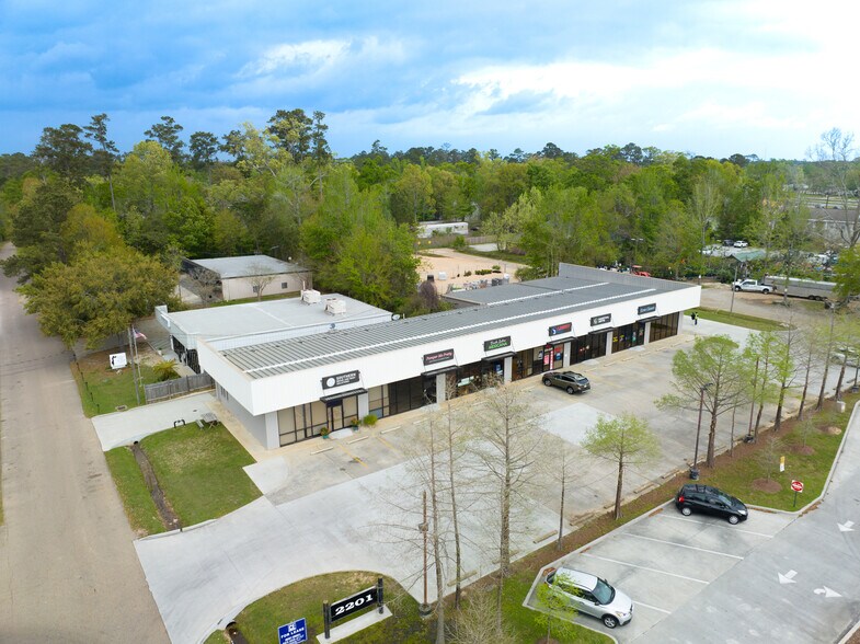 2201 11th St, Mandeville, LA à louer - Photo du bâtiment - Image 3 de 10