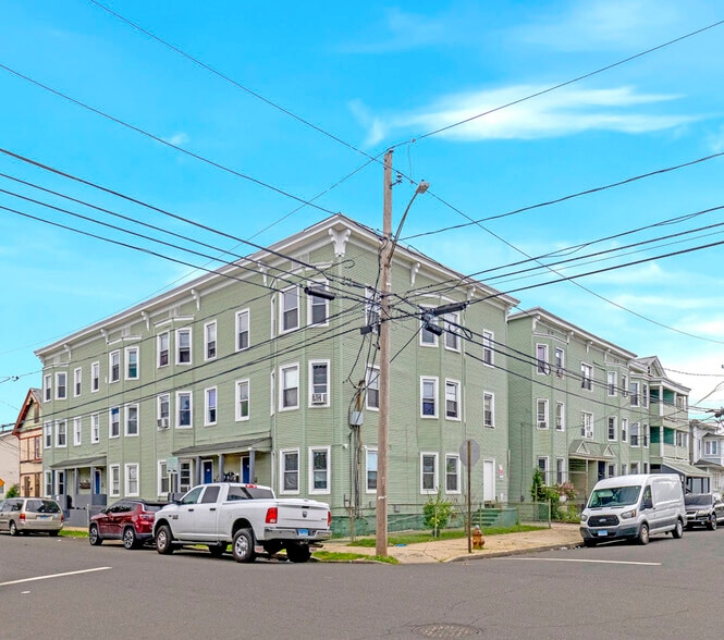 657 Maple St, Bridgeport, CT for sale - Primary Photo - Image 1 of 12