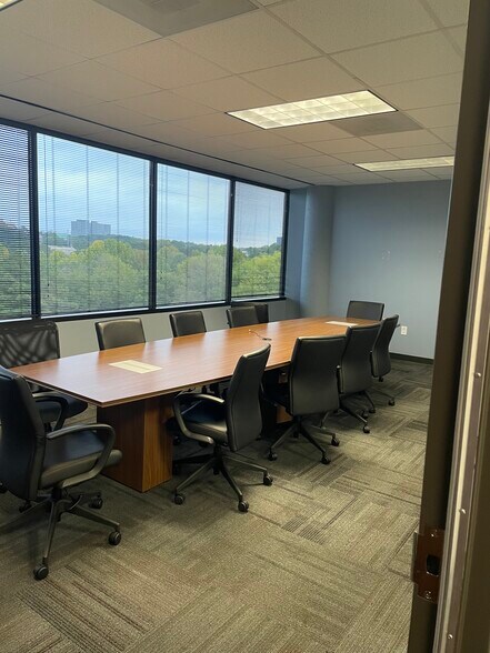180 Interstate N Pky SE, Atlanta, GA à louer - Photo intérieure - Image 2 de 17