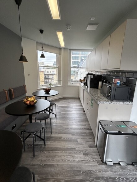 53 Parker St, Londres à louer - Photo intérieure - Image 2 de 7