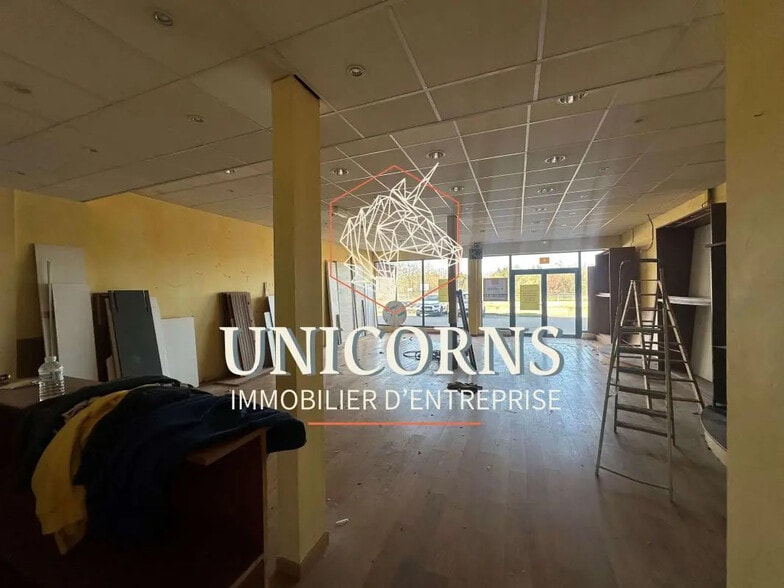 Retail in Toulouse for lease - Interior Photo - Image 2 of 5