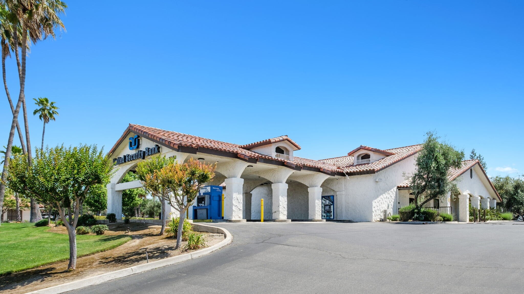 7088 N 1st St, Fresno, CA for lease Building Photo- Image 1 of 6