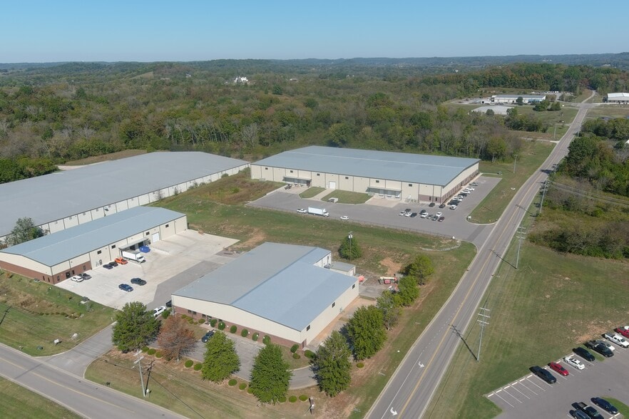 1365 Gateway Dr, Gallatin, TN for lease - Building Photo - Image 3 of 4