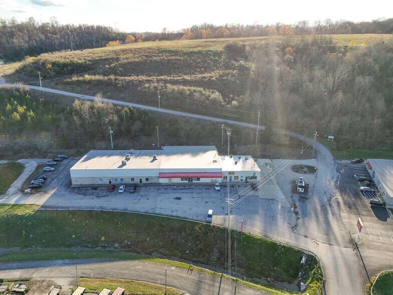 23 Cedar Point Dr, Owingsville, KY à louer - Photo du bâtiment - Image 3 de 10