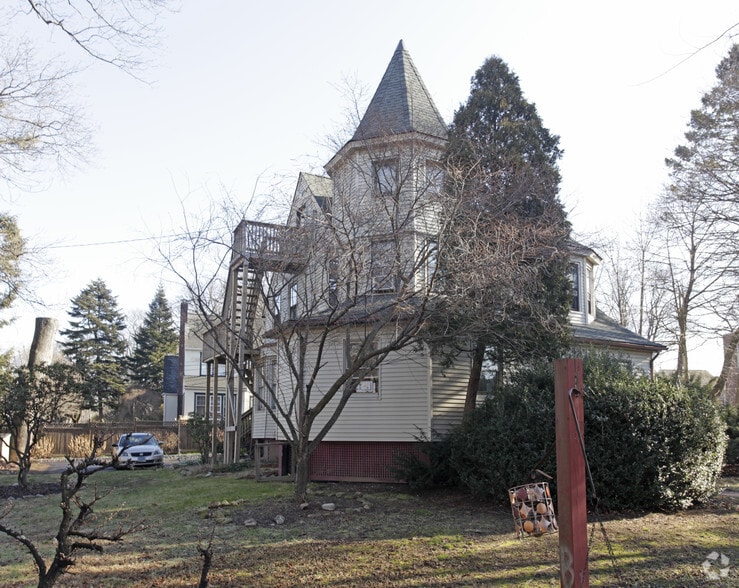 397 Courtland Ave, Stamford, CT à louer - Photo du bâtiment - Image 3 de 3