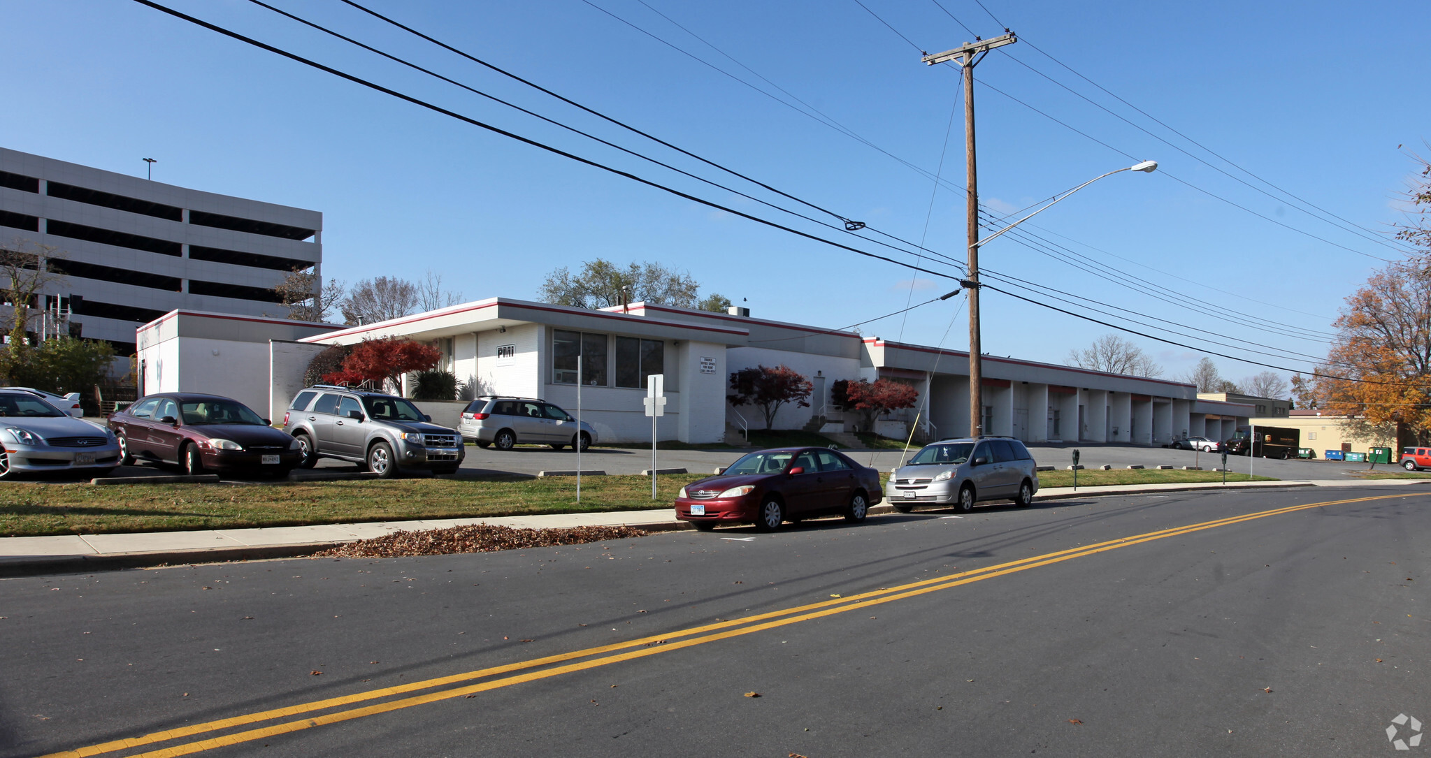 5951-5953 Halpine Rd, Rockville, MD à louer Photo du b timent- Image 1 de 13