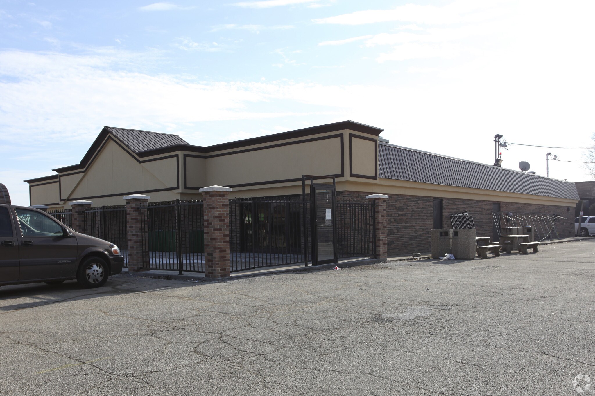 1000 W Lincoln Hwy, Dekalb, IL for sale Primary Photo- Image 1 of 29