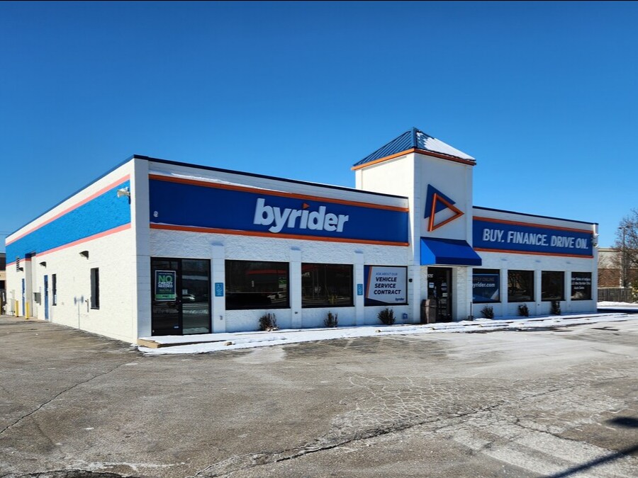 9797 Colerain Ave, Cincinnati, OH for lease Building Photo- Image 1 of 4