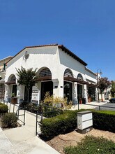 17 Las Tunas Dr, Arcadia, CA for lease Interior Photo- Image 2 of 3