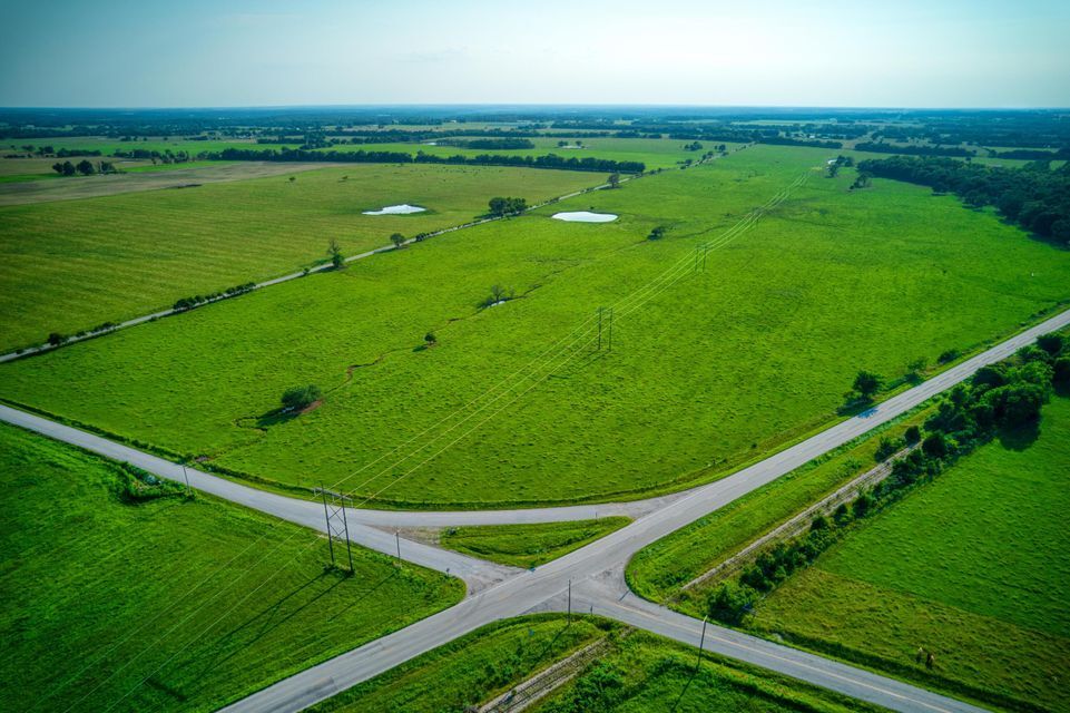 Lawrence 2210, Pierce City, MO à vendre Photo principale- Image 1 de 1