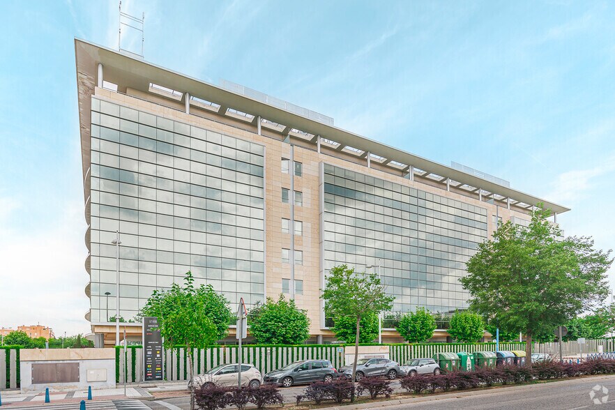 Calle Marie Curie, 19, Rivas-Vaciamadrid, Madrid à louer - Photo du bâtiment - Image 2 de 14