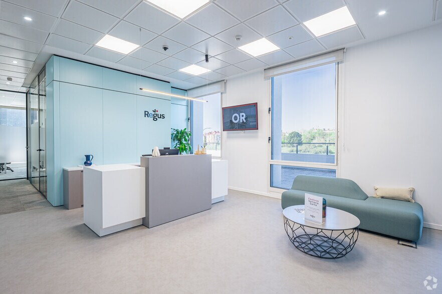 Calle de la Ribera del Loira, 16 I-18, Madrid, Madrid for lease - Lobby - Image 2 of 22