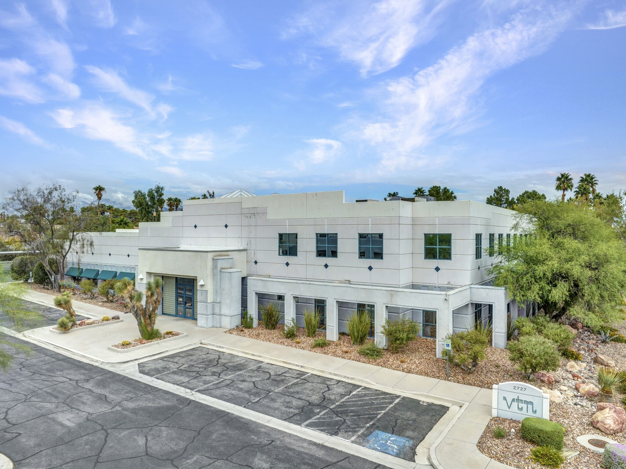 2727 S Rainbow Blvd, Las Vegas, NV for lease Primary Photo- Image 1 of 16