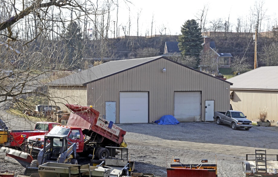 22 Pavlovich Ln, Imperial, PA for lease - Primary Photo - Image 1 of 2