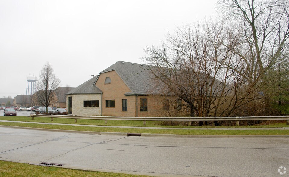 3913-3931 Berry Leaf Ln, Hilliard, OH à vendre - Photo du bâtiment - Image 3 de 8